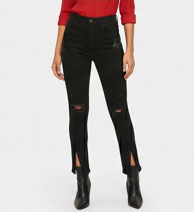 Sleek Black Skinny Jeans